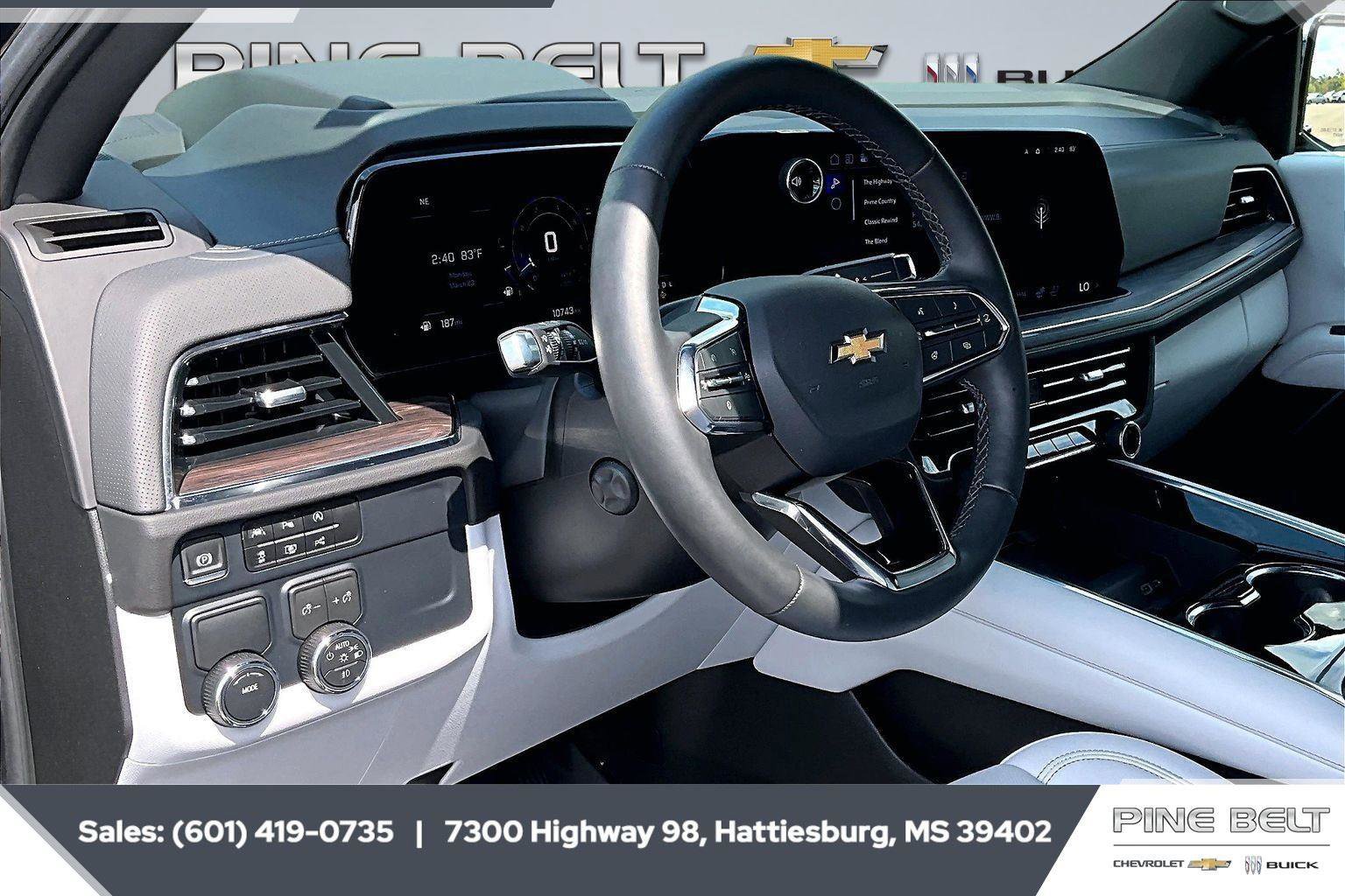 Used 2025 Chevrolet Suburban Premier image 12