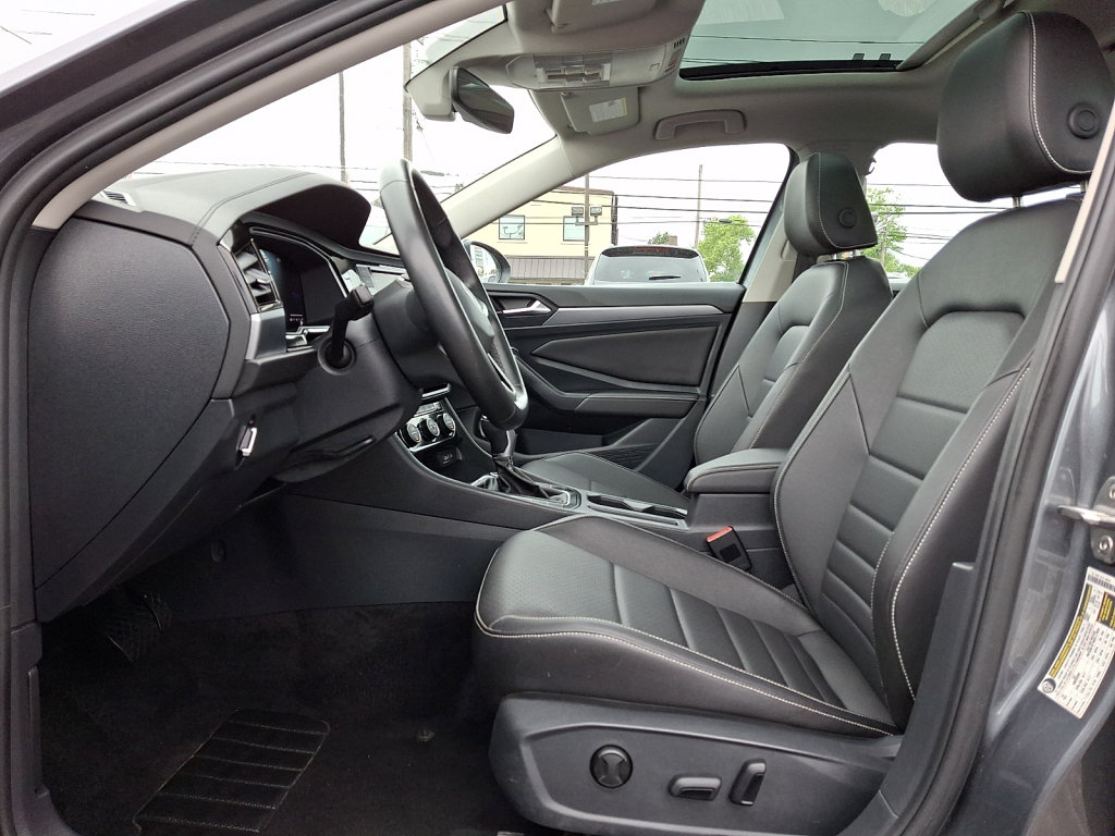 Used 2024 Volkswagen Jetta SE FWD image 20