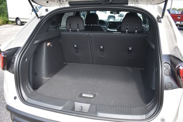 New 2026 Chevrolet Trax RS w/ Sunroof Package FWD image 18