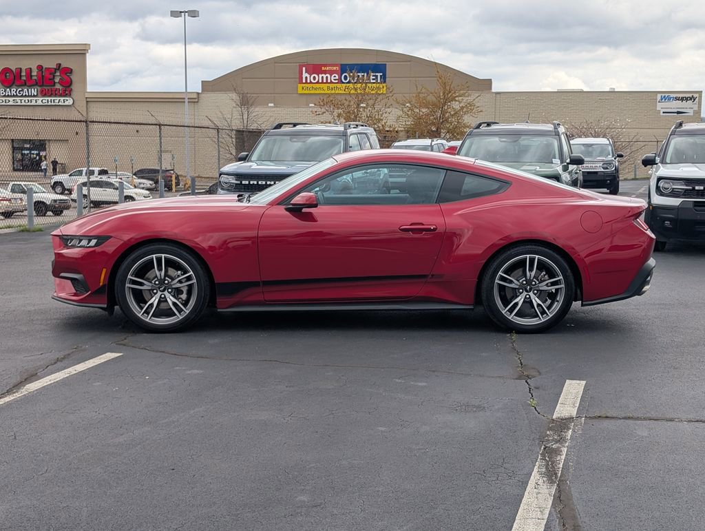 Used 2024 Ford Mustang EcoBoost image 5