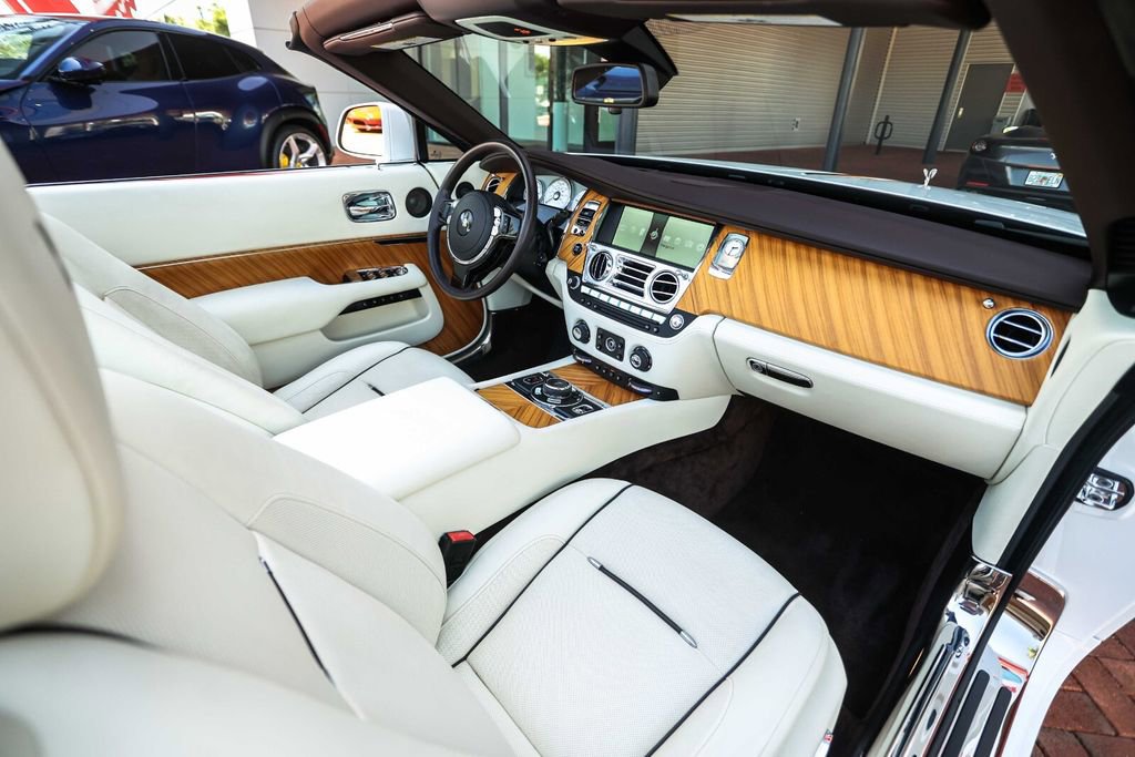 Used 2016 Rolls-Royce Dawn image 51