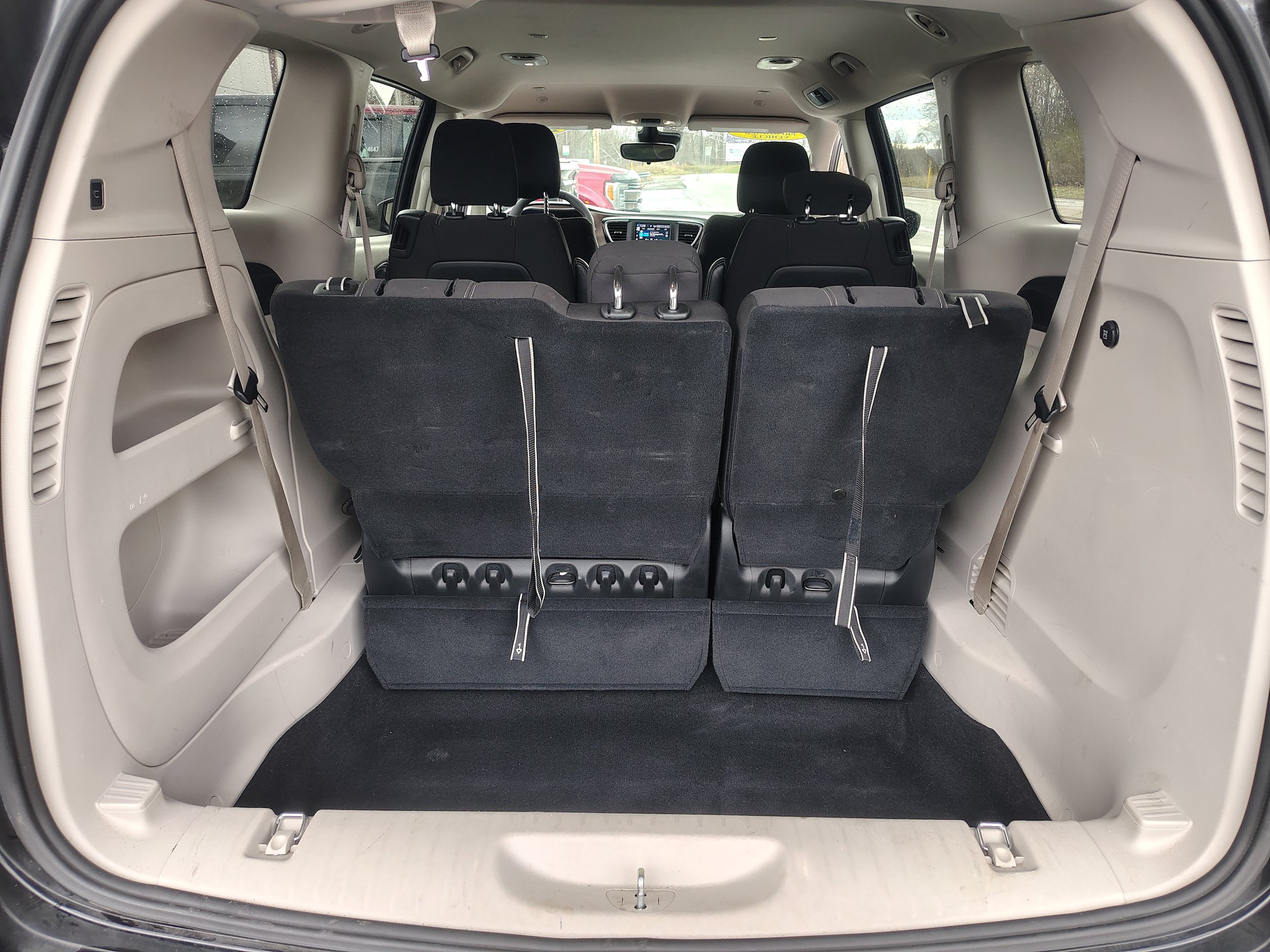 Certified 2024 Chrysler Voyager LX FWD image 11