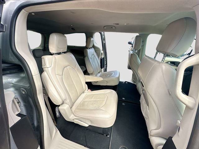 Used 2021 Chrysler Pacifica Touring-L FWD image 29