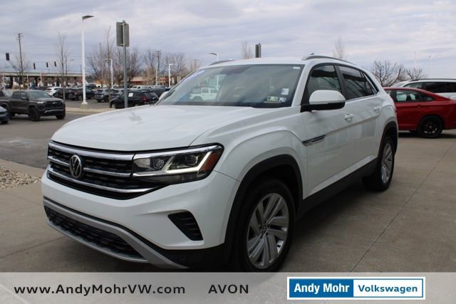 Used 2020 Volkswagen Atlas Cross Sport SE w/ Towing Package image 3