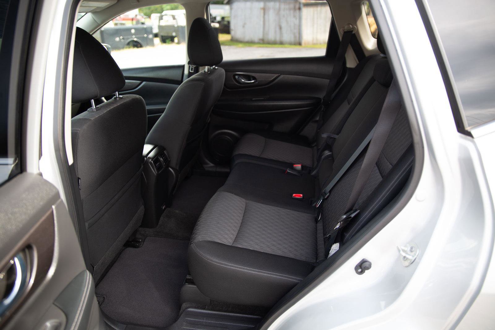 Used 2019 Nissan Rogue SV w/ Premium Package image 22