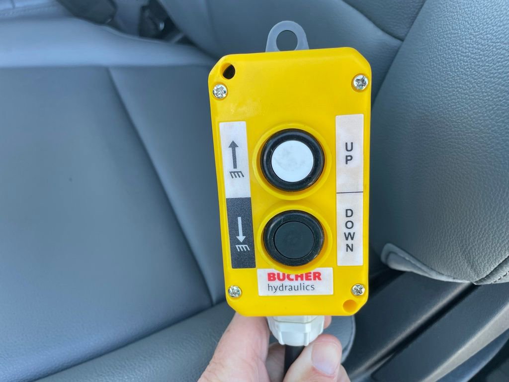 New 2025 Ford F550 4x4 Regular Cab Super Duty image 27