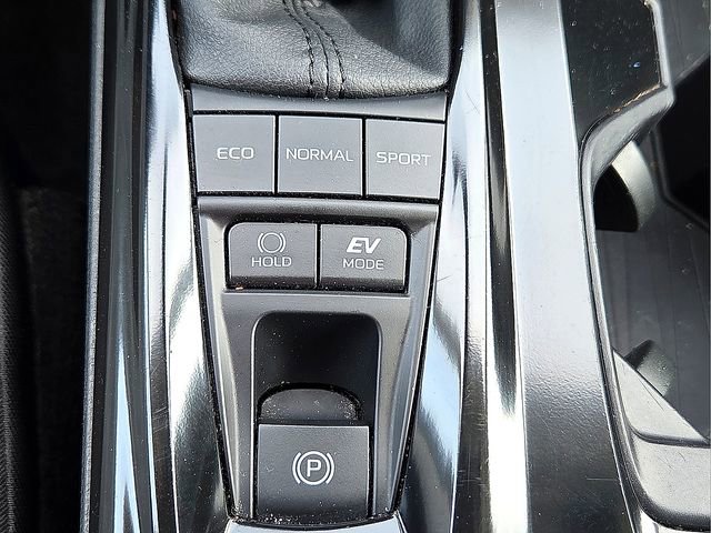 Used 2025 Toyota Camry LE image 19