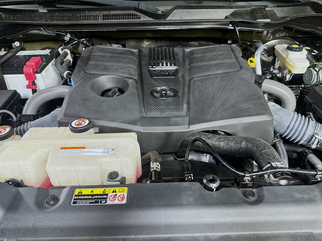 Used 2023 Toyota Tundra Limited AWD/4WD image 9