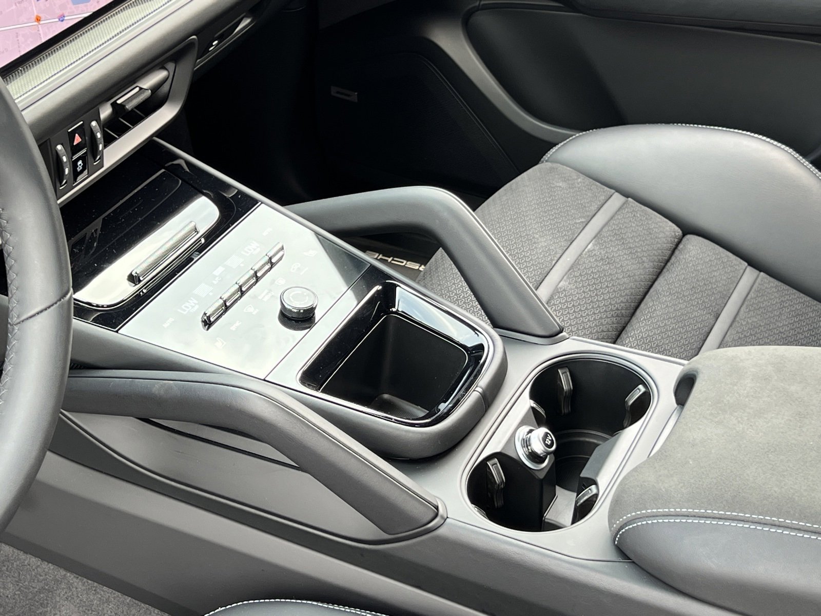 Certified 2025 Porsche Cayenne GTS image 28