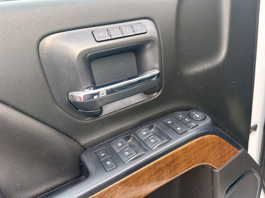 Used 2018 Chevrolet Silverado 1500 LTZ image 18