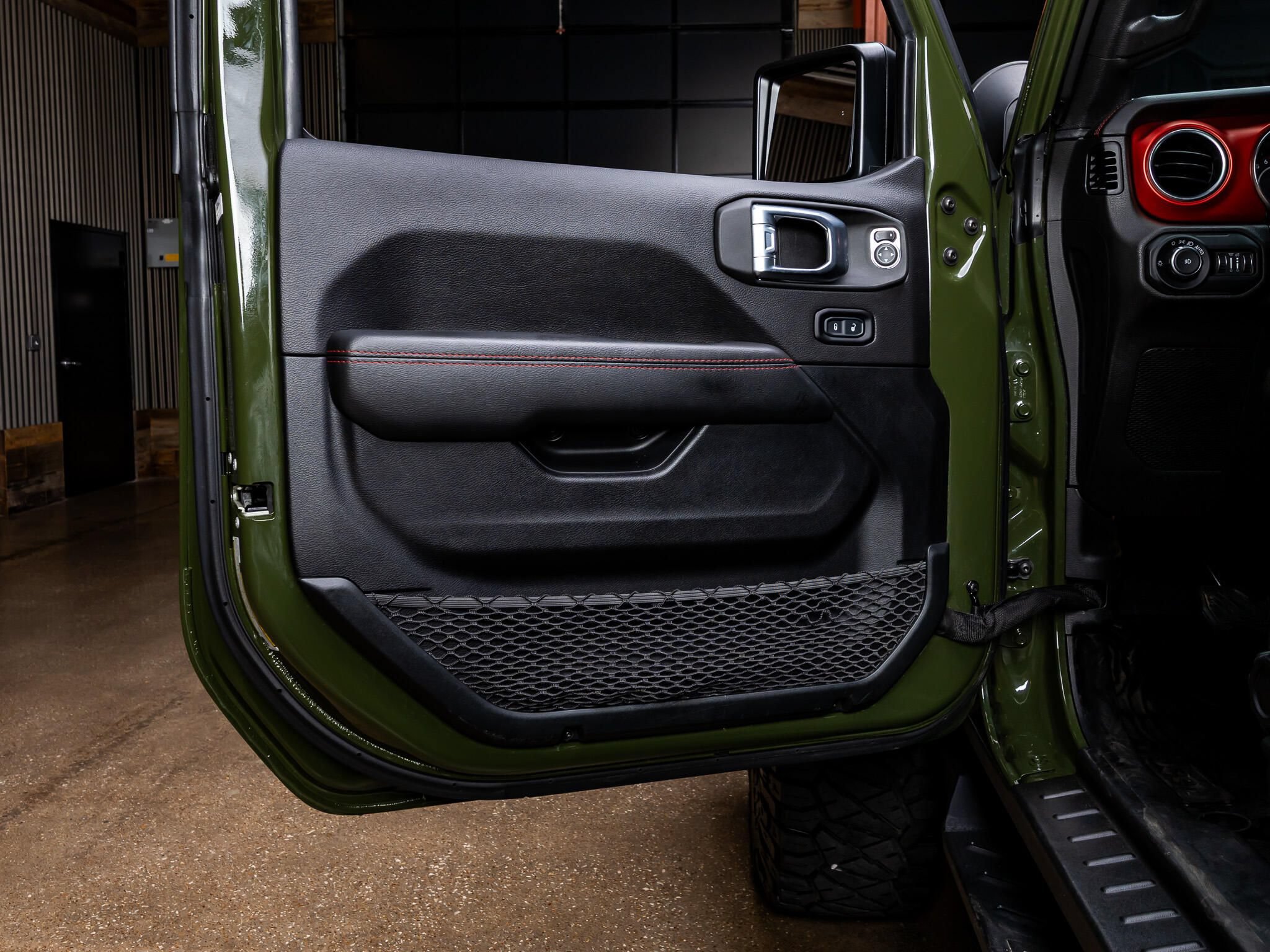 Used 2021 Jeep Wrangler Rubicon AWD/4WD image 29