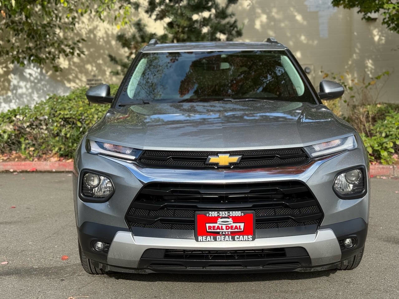 Used 2023 Chevrolet TrailBlazer LT image 2