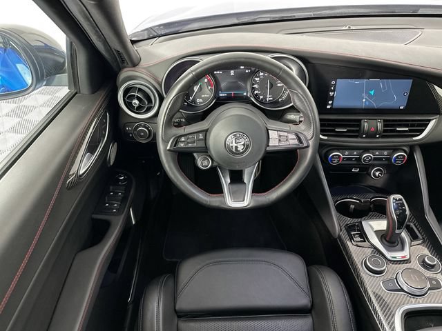 Used 2023 Alfa Romeo Giulia Estrema AWD/4WD image 22