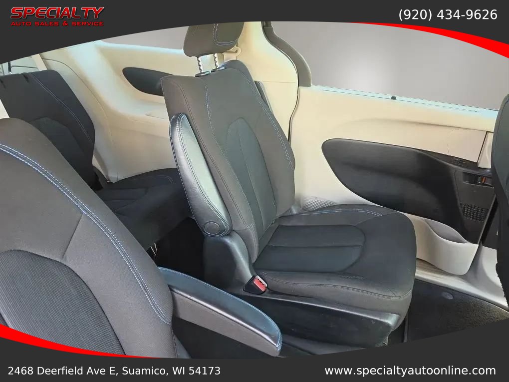 Used 2021 Chrysler Pacifica Touring w/ Cold Weather Group FWD image 31
