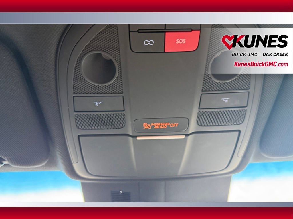 Used 2025 Genesis G70 2.5T AWD/4WD image 18