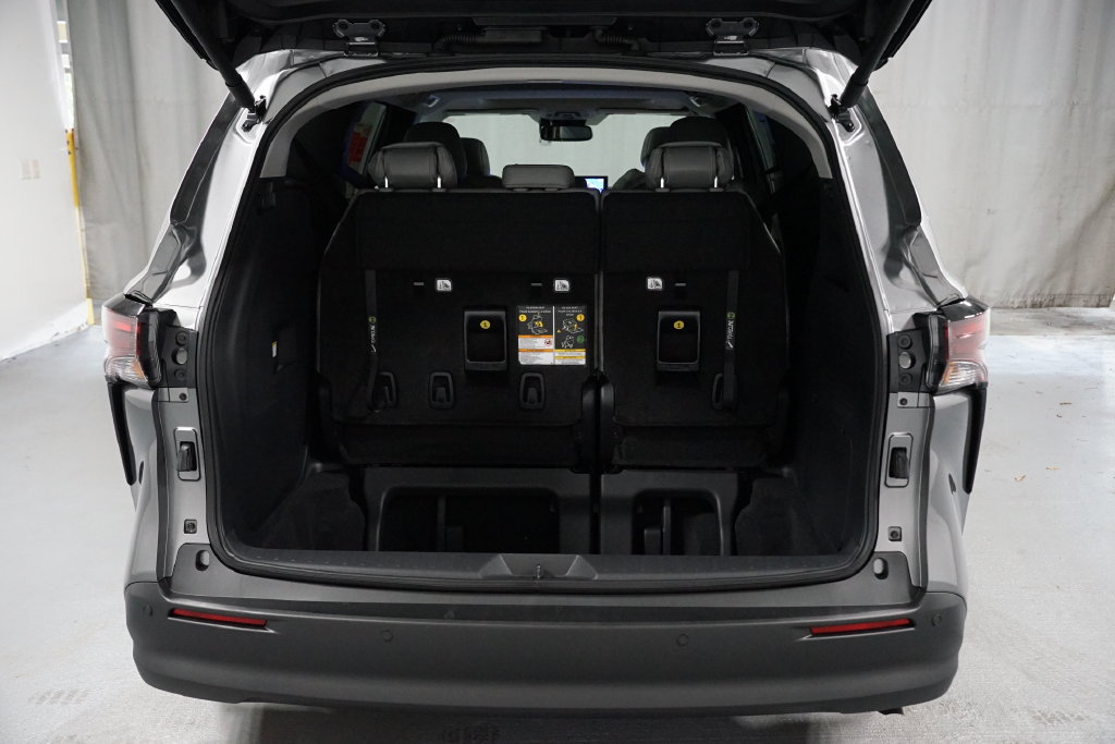 New 2026 Toyota Sienna XLE FWD image 37