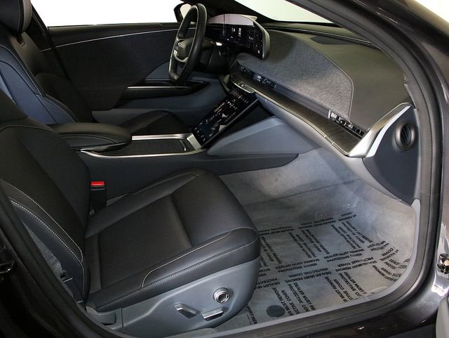 Used 2024 Lucid Air Touring image 37