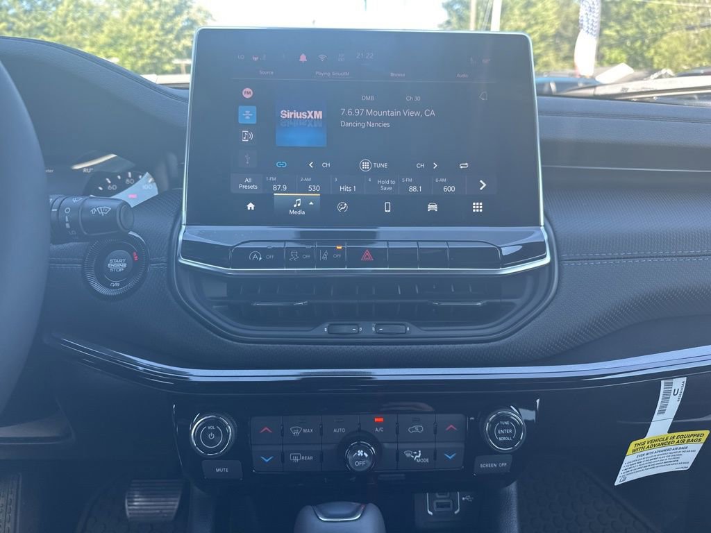 New 2025 Jeep Compass Latitude w/ Sun & Sound Group image 18