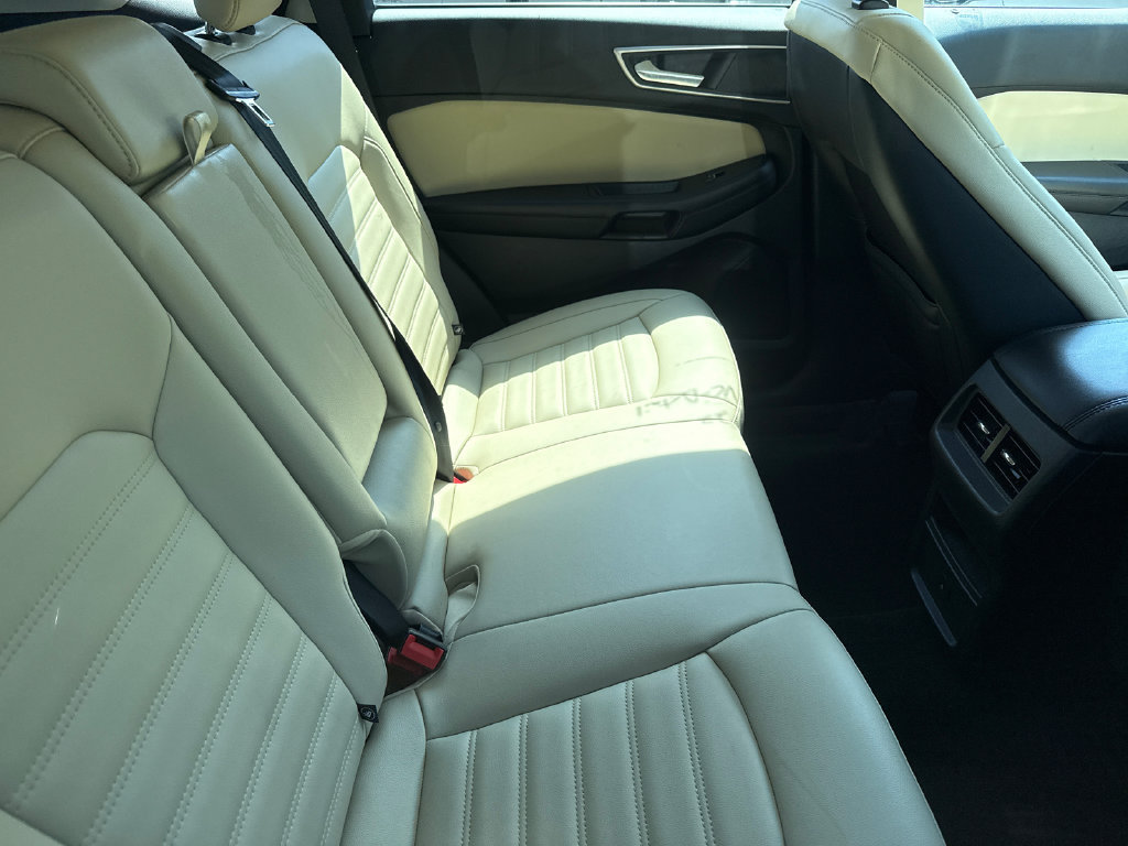 Used 2024 Ford Edge SEL AWD/4WD image 17