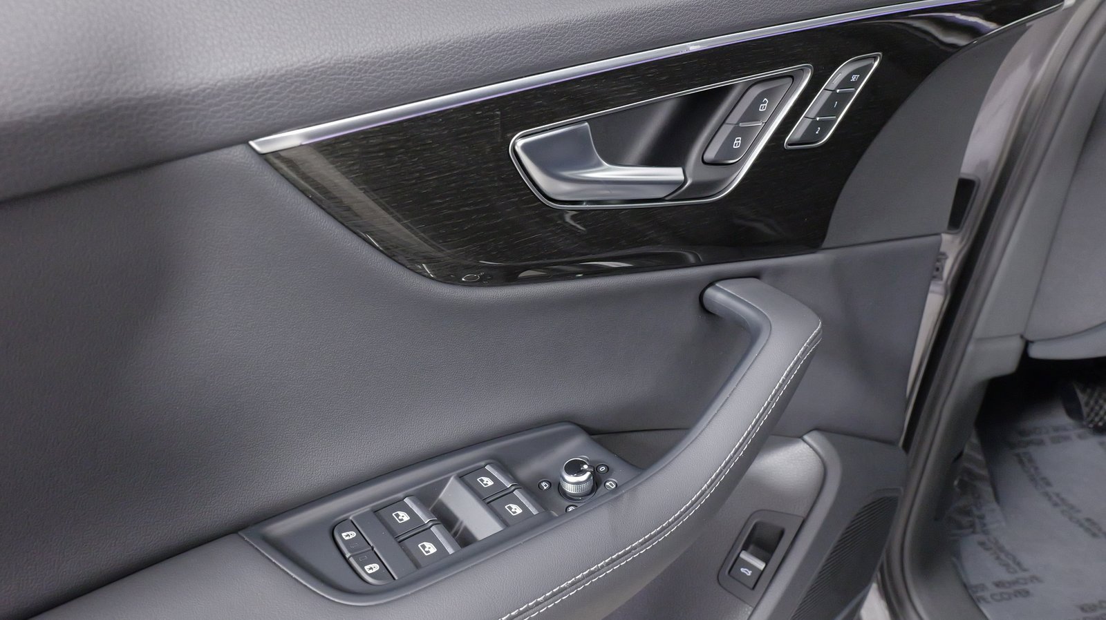 Used 2025 Audi Q7 3.0T Prestige w/ Prestige Package image 26