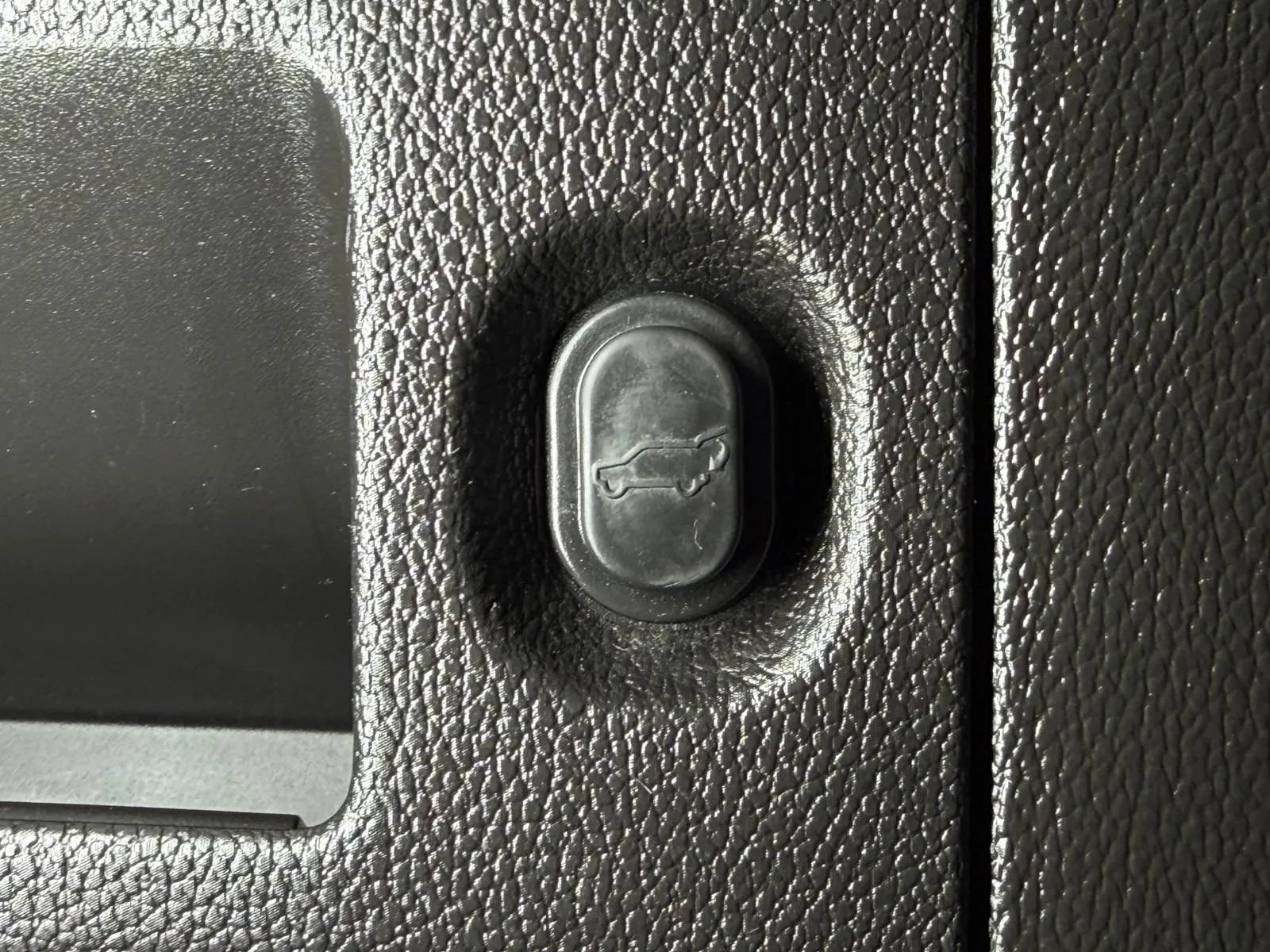 Used 2019 Chevrolet Tahoe LT AWD/4WD image 17
