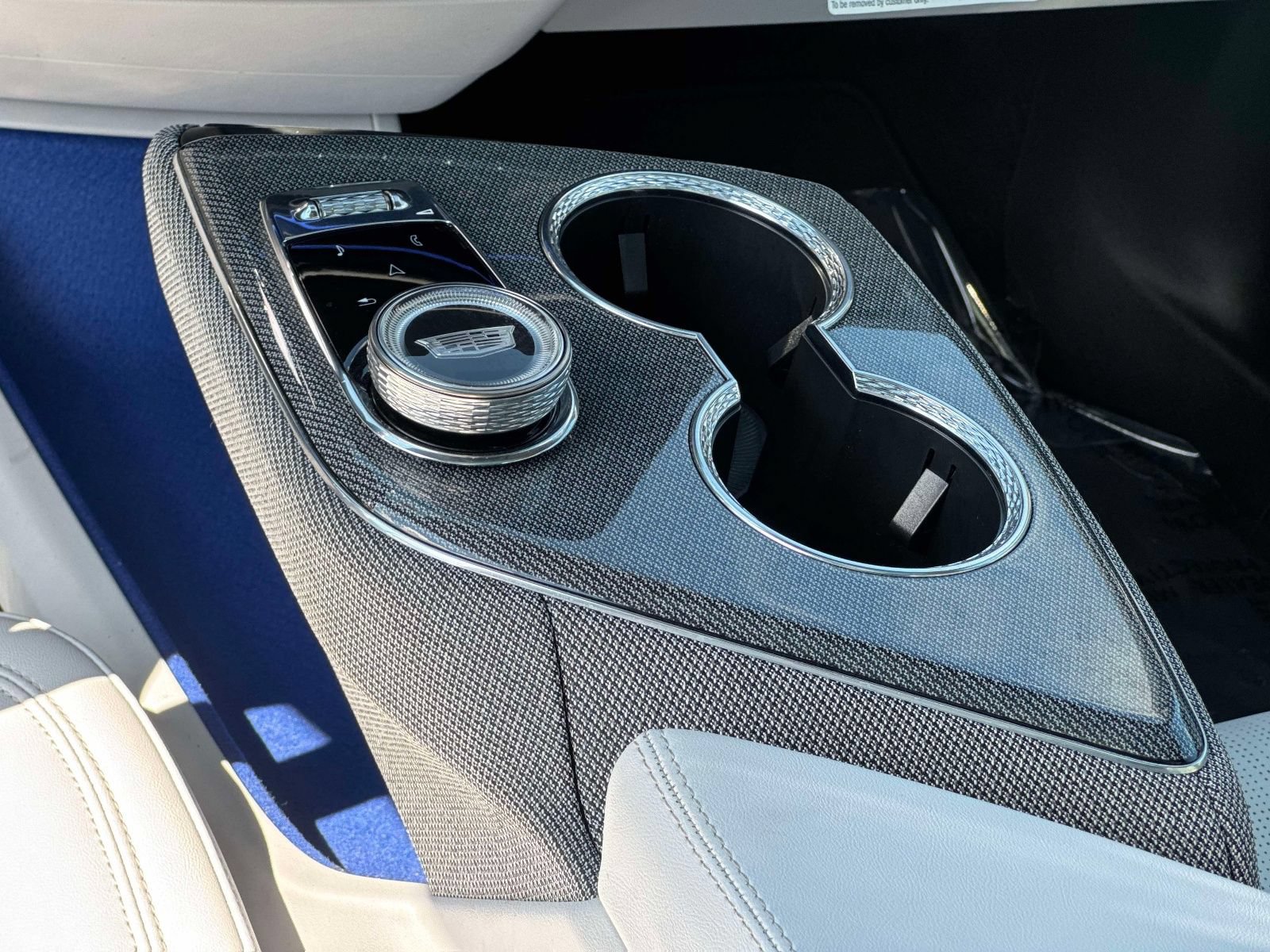 Certified 2025 Cadillac Optiq Sport 2 AWD/4WD image 4