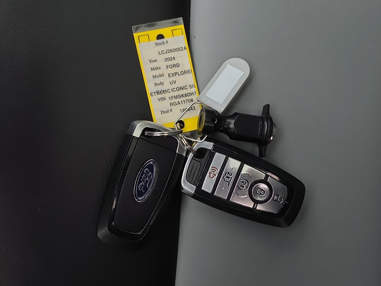 Used 2024 Ford Explorer XLT w/ Equipment Group 202A image 38