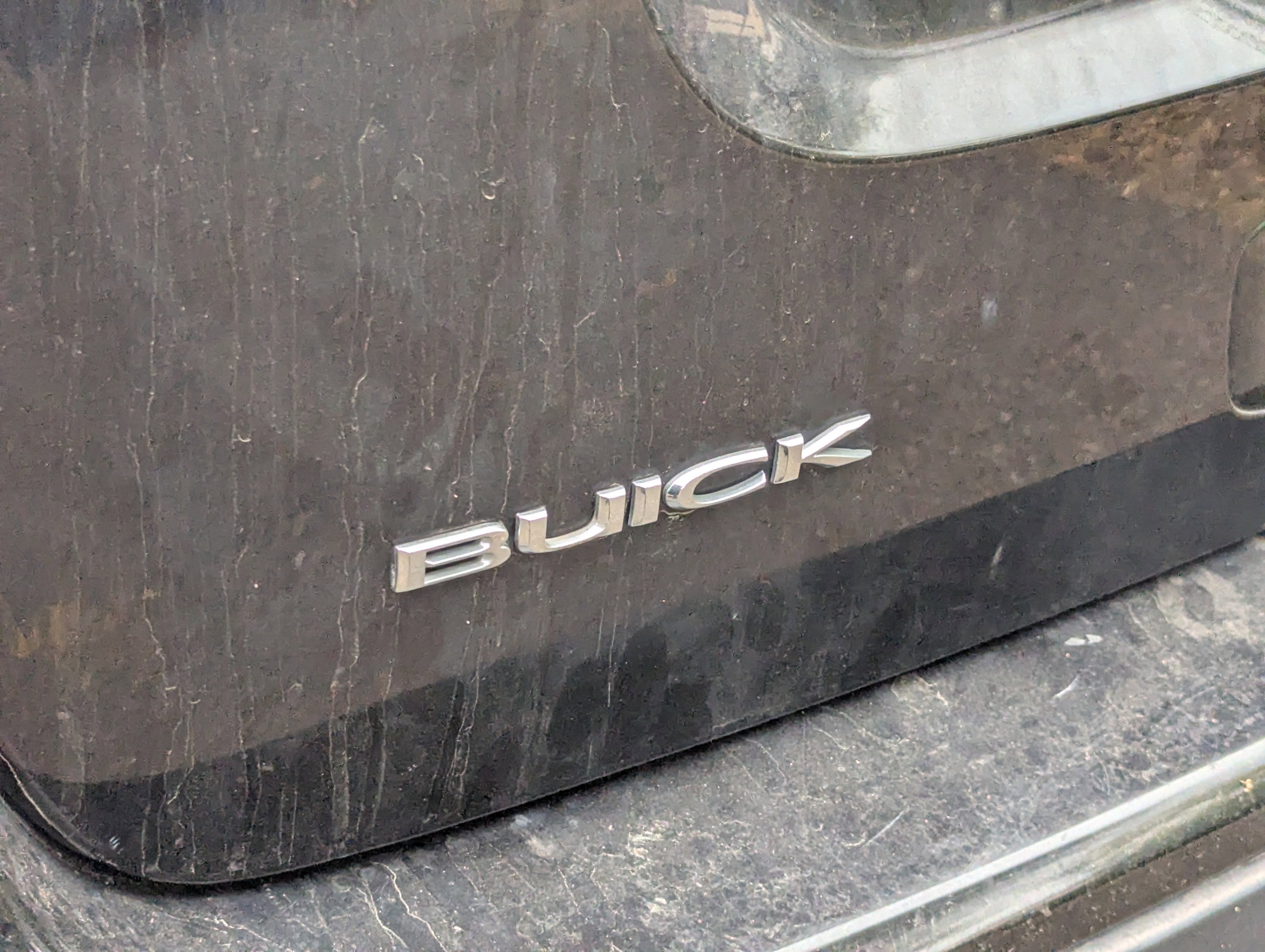 Used 2018 Buick Encore Premium w/ Experience Buick Package image 11