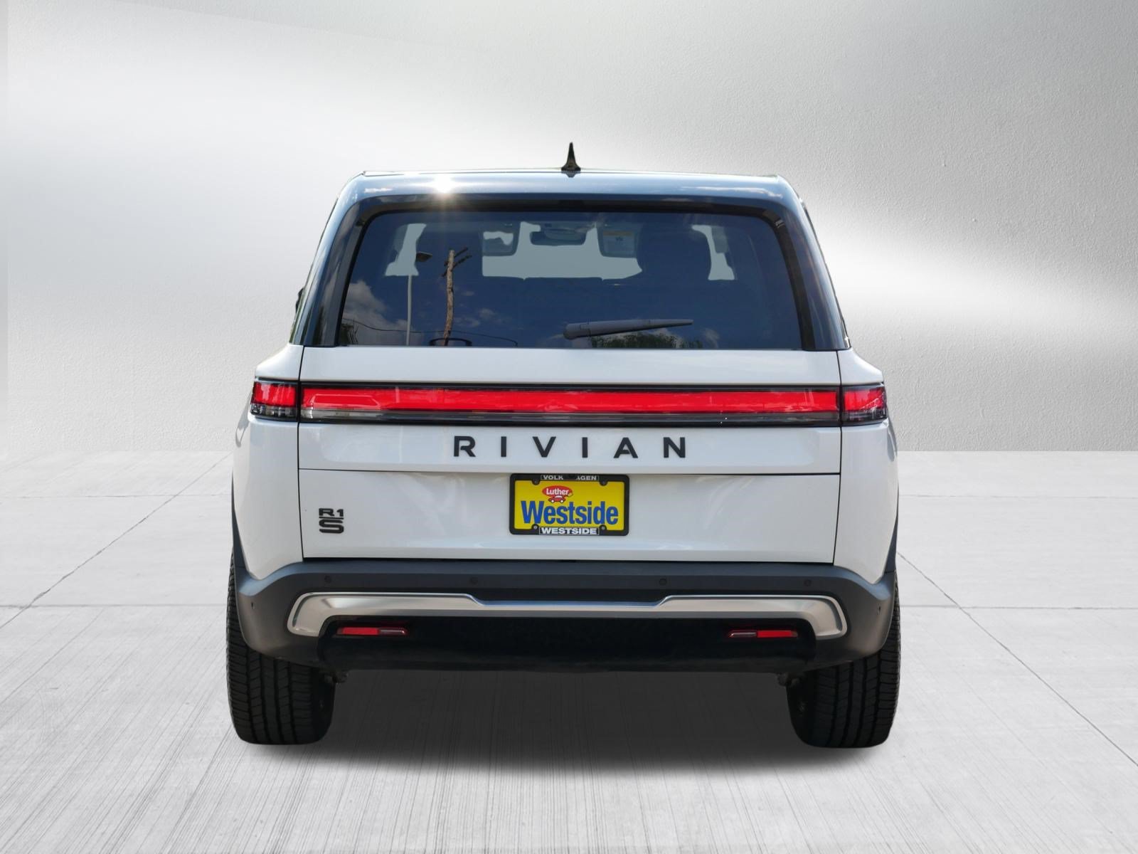 Used 2023 Rivian R1S Adventure AWD/4WD image 6