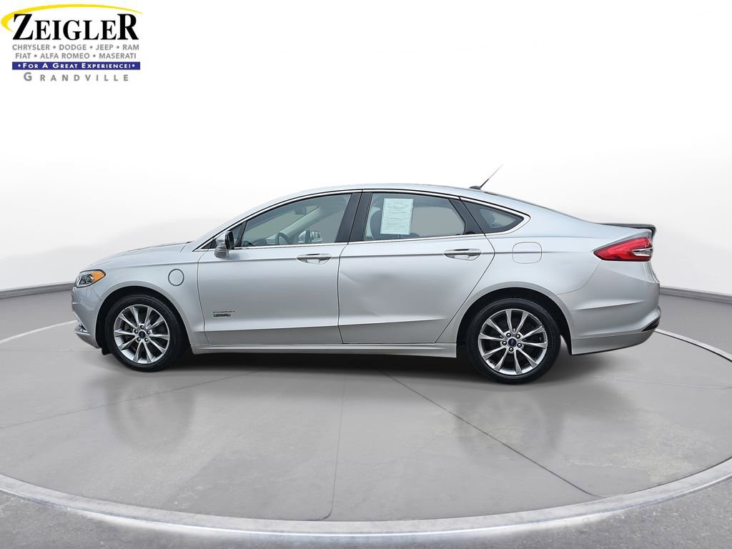 Used 2017 Ford Fusion Energi SE image 8