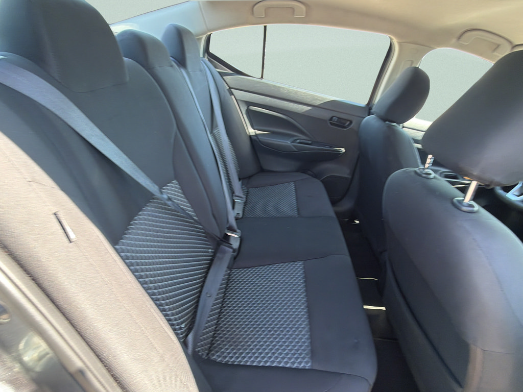 Used 2022 Nissan Versa S FWD image 13