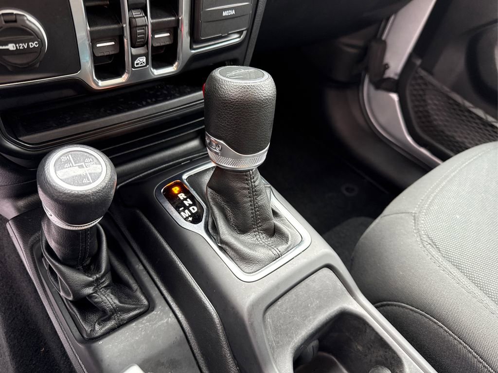 Used 2022 Jeep Gladiator Willys image 29