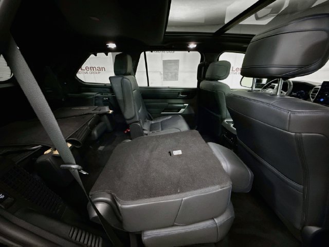 Used 2025 Toyota Sequoia Platinum AWD/4WD image 29