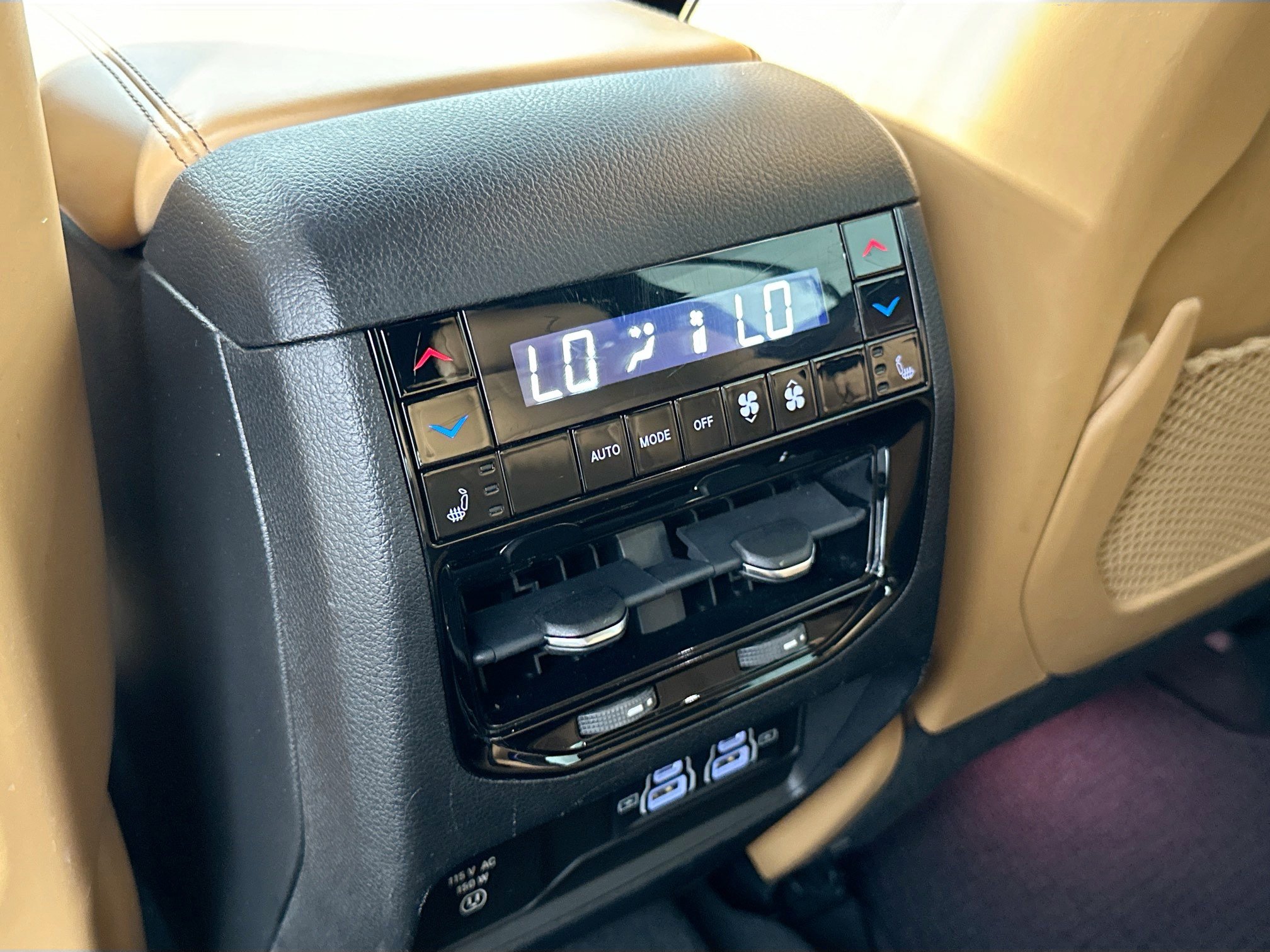 Used 2023 Jeep Grand Cherokee L Summit w/ Advanced Protech Group IV image 27