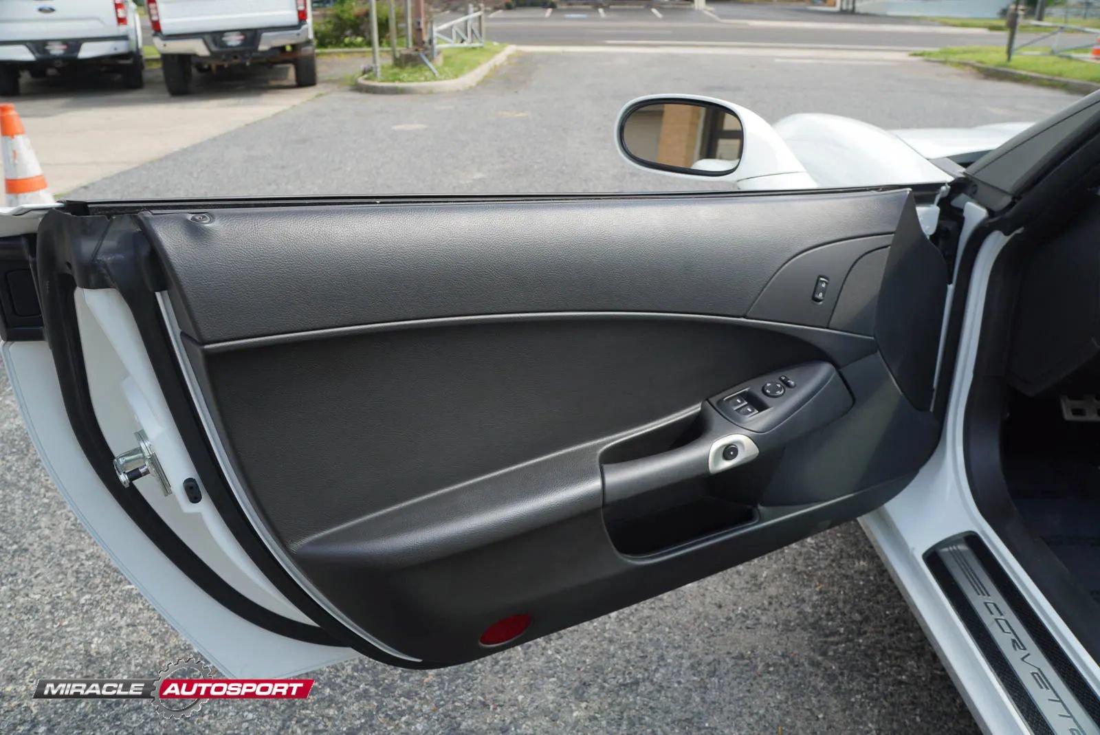 Used 2009 Chevrolet Corvette Convertible w/ Preferred Equipment Group RWD image 16