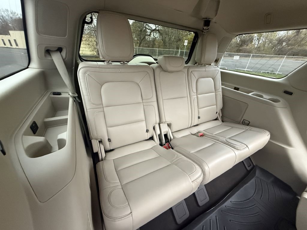 Used 2019 Lincoln Navigator Reserve image 25