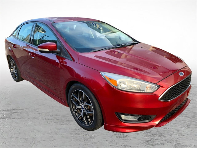 Used 2016 Ford Focus SE w/ SE Sport Package image 8