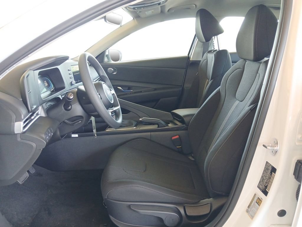 New 2026 Hyundai Elantra SE FWD image 9