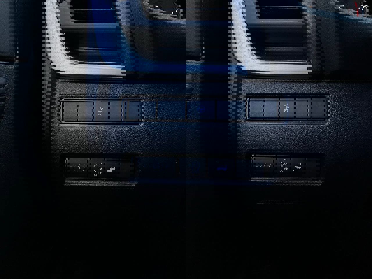 Used 2025 Nissan Rogue SV image 22