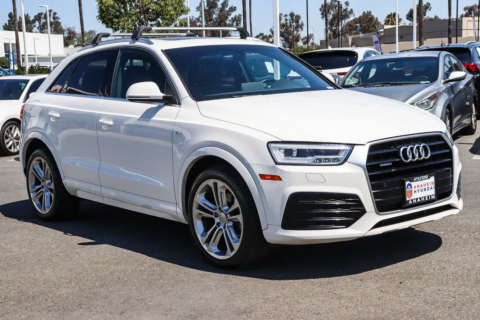Used 2017 Audi Q3 2.0T Prestige w/ Prestige Package AWD/4WD image 3