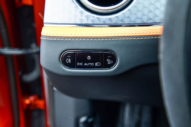Used 2024 Bentley Flying Spur W12 image 36