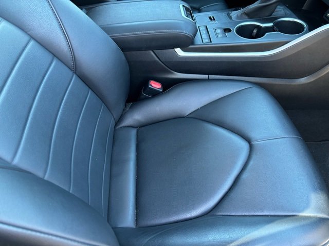 Used 2020 Toyota Highlander XLE image 23