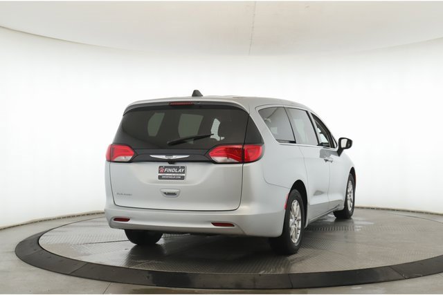 Used 2024 Chrysler Voyager LX image 7
