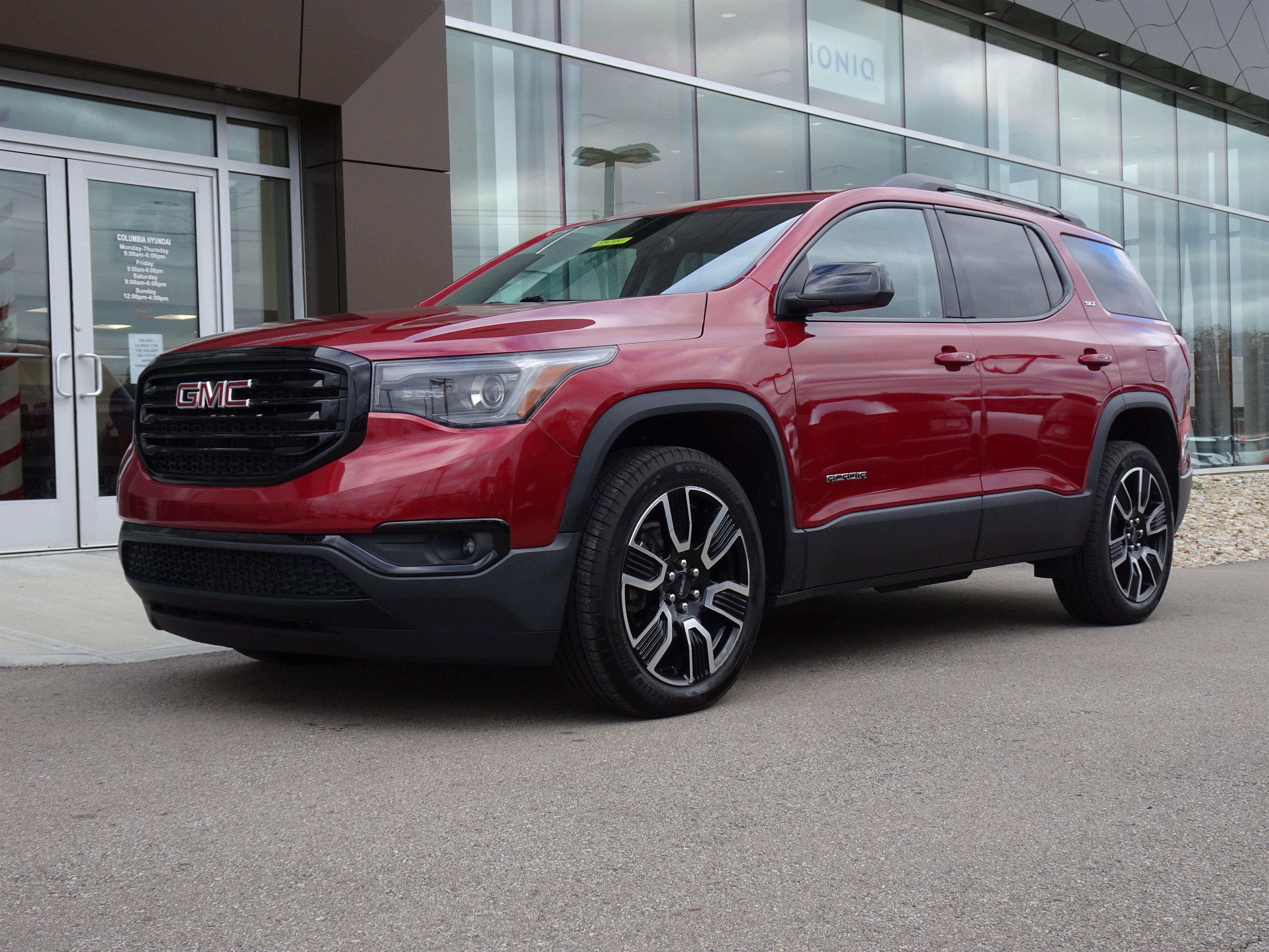 Used 2019 GMC Acadia SLT w/ Black Edition image 1