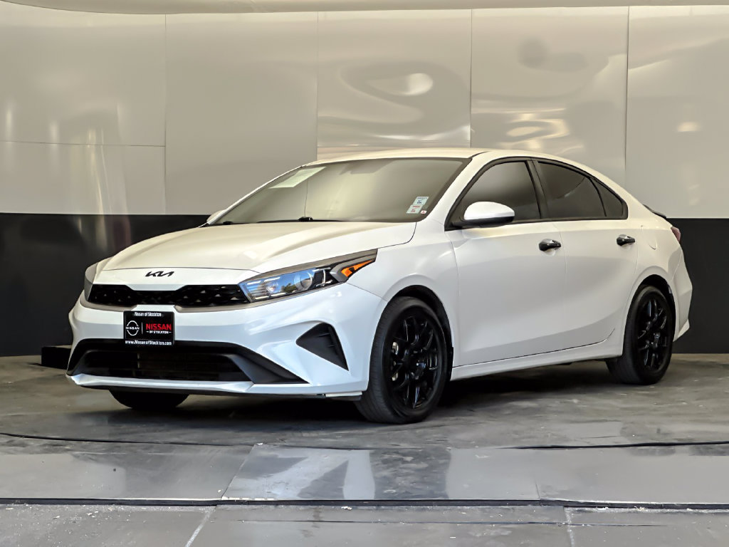 Used 2023 Kia Forte LXS FWD image 7