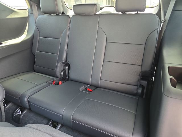 Used 2026 Chevrolet Traverse LT w/ Driver Confidence Package FWD image 12