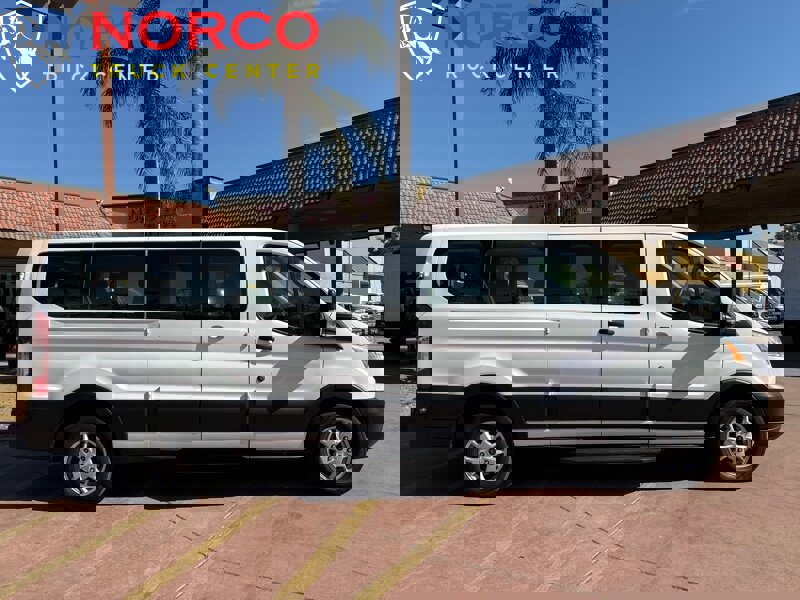 Used 2017 Ford Transit 350 XLT RWD image 1