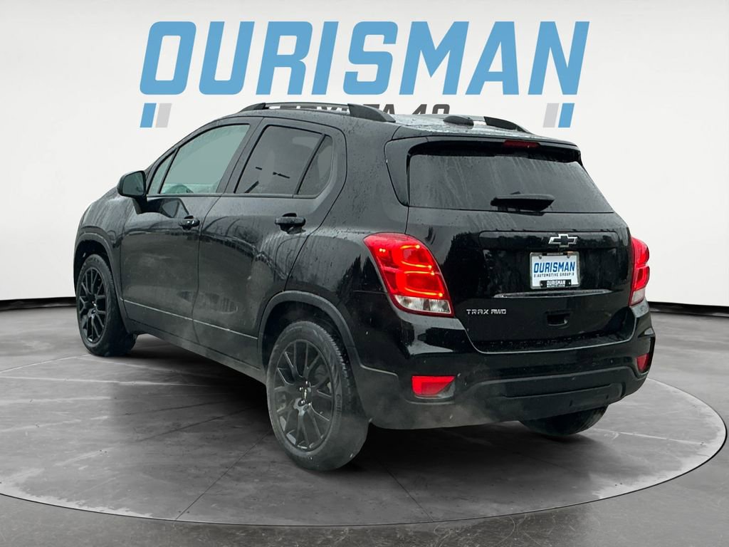 Used 2022 Chevrolet Trax LT w/ Midnight Edition image 4