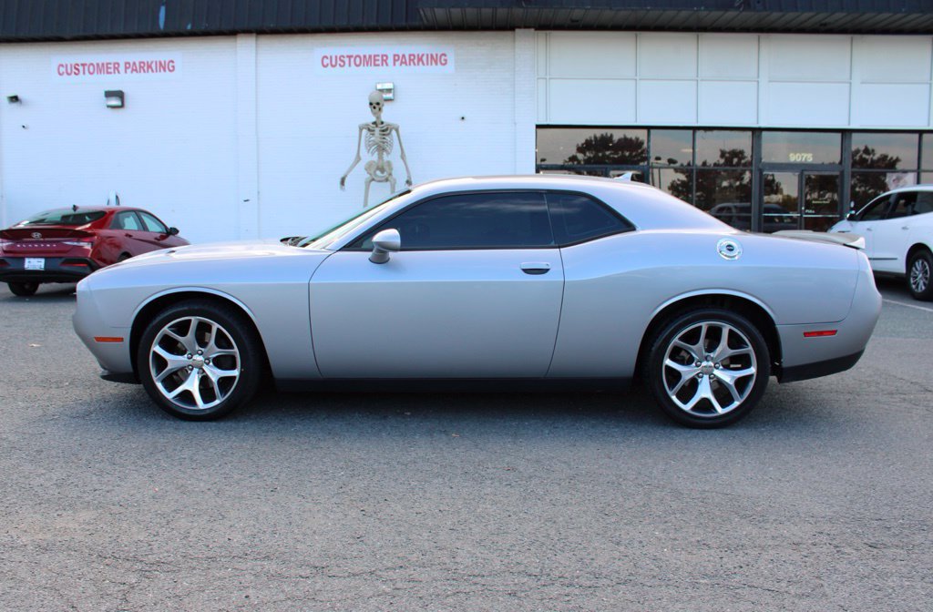 Used 2016 Dodge Challenger SXT Plus RWD image 4