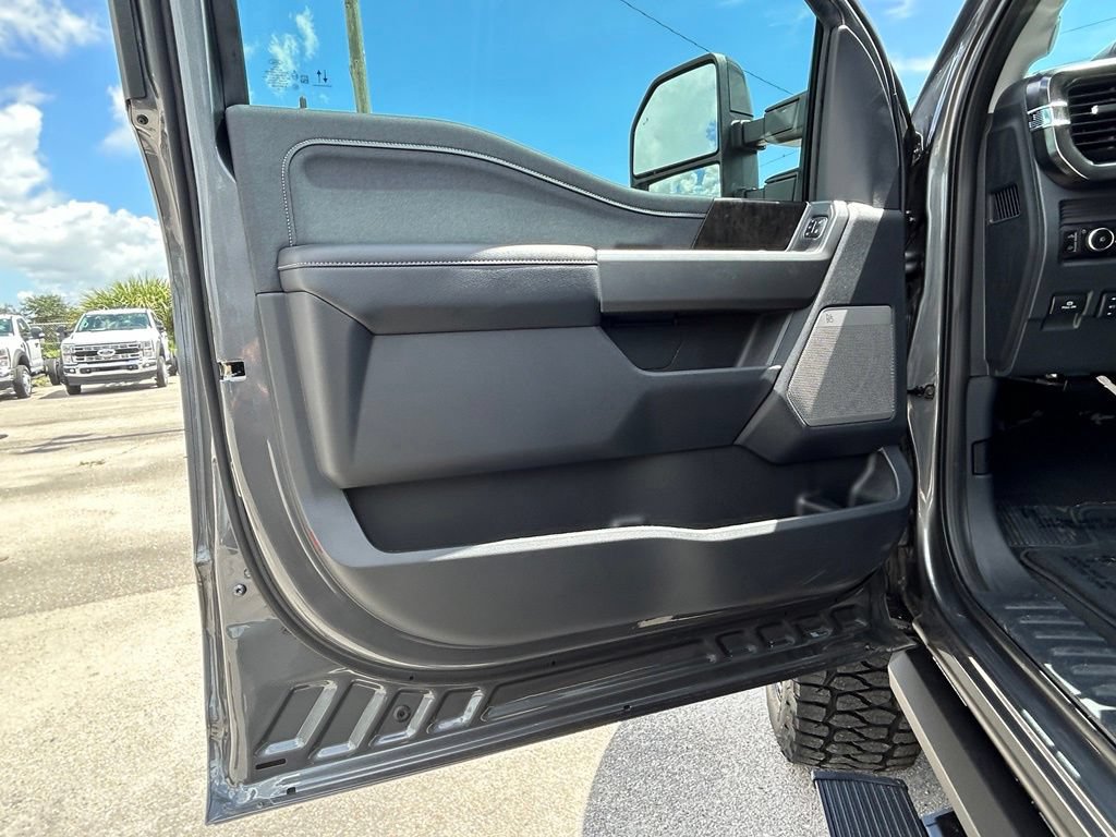 New 2026 Ford F250 Lariat w/ Black Appearance Package AWD/4WD image 38
